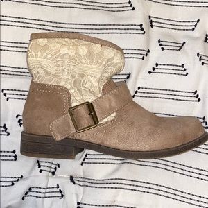 Mudd Tan Booties with Lace